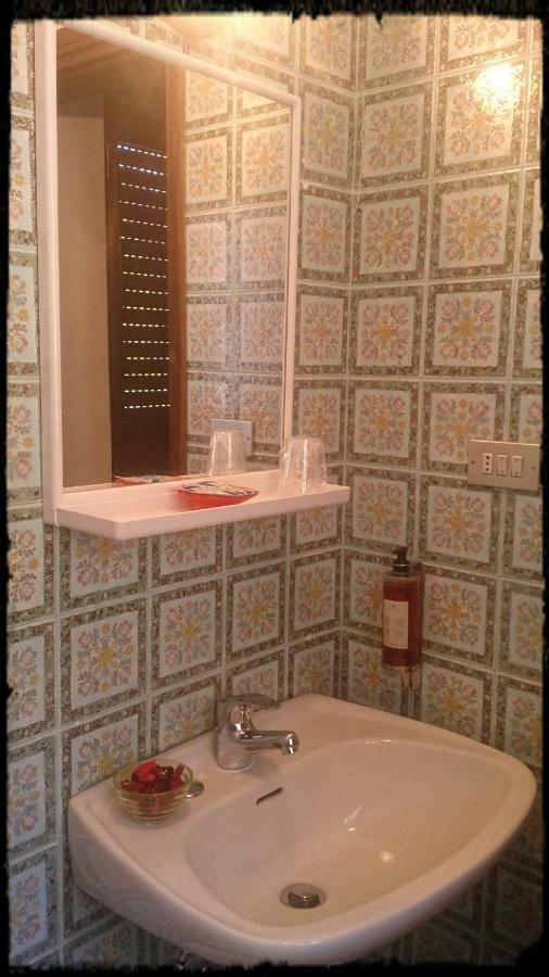 B&B Lo Scoiattolo Nebbiu Dış mekan fotoğraf
